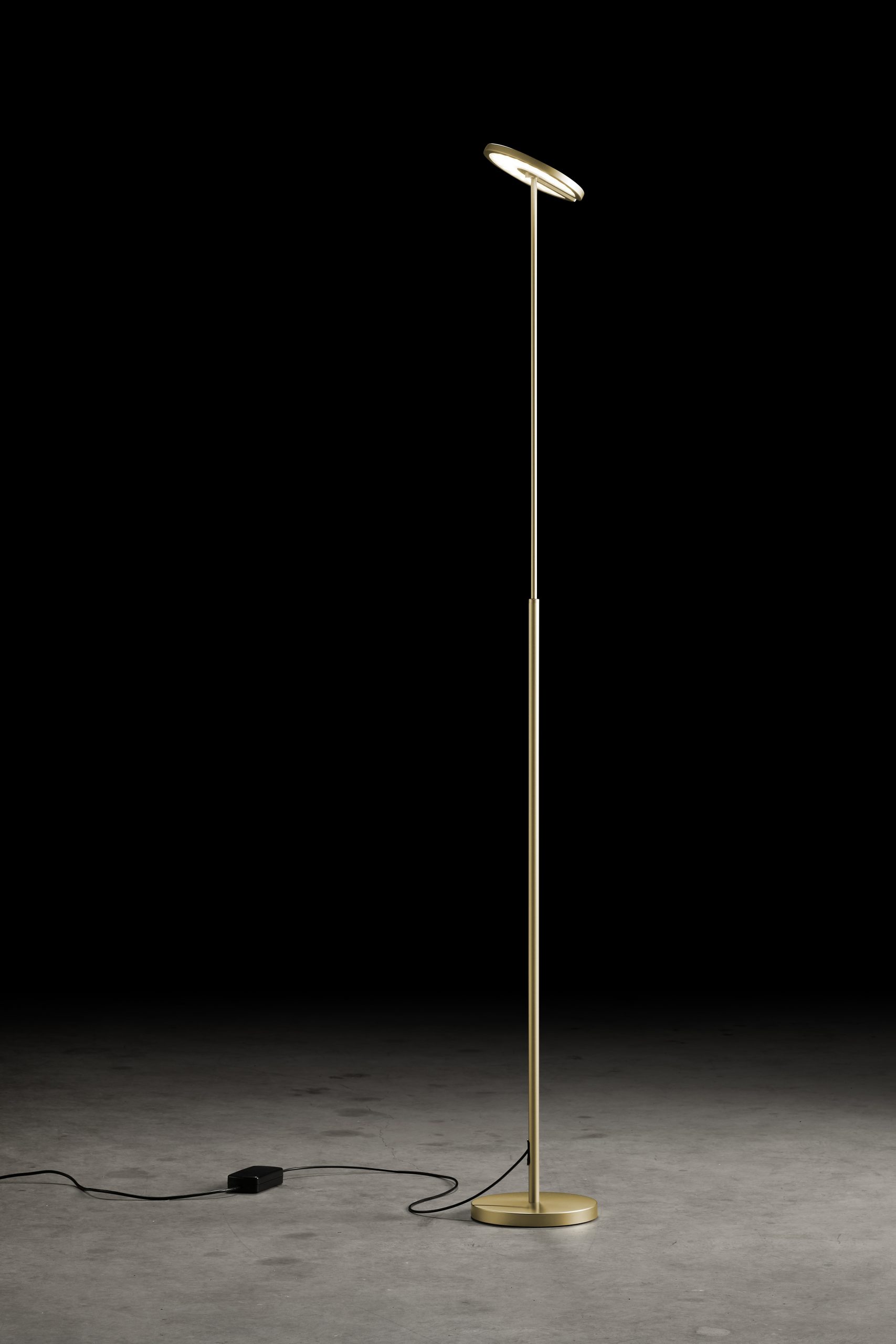 vanthoeftverlichting-voorburg-vloerlamp-holtkotter-supernova-hoogteverstelbaar