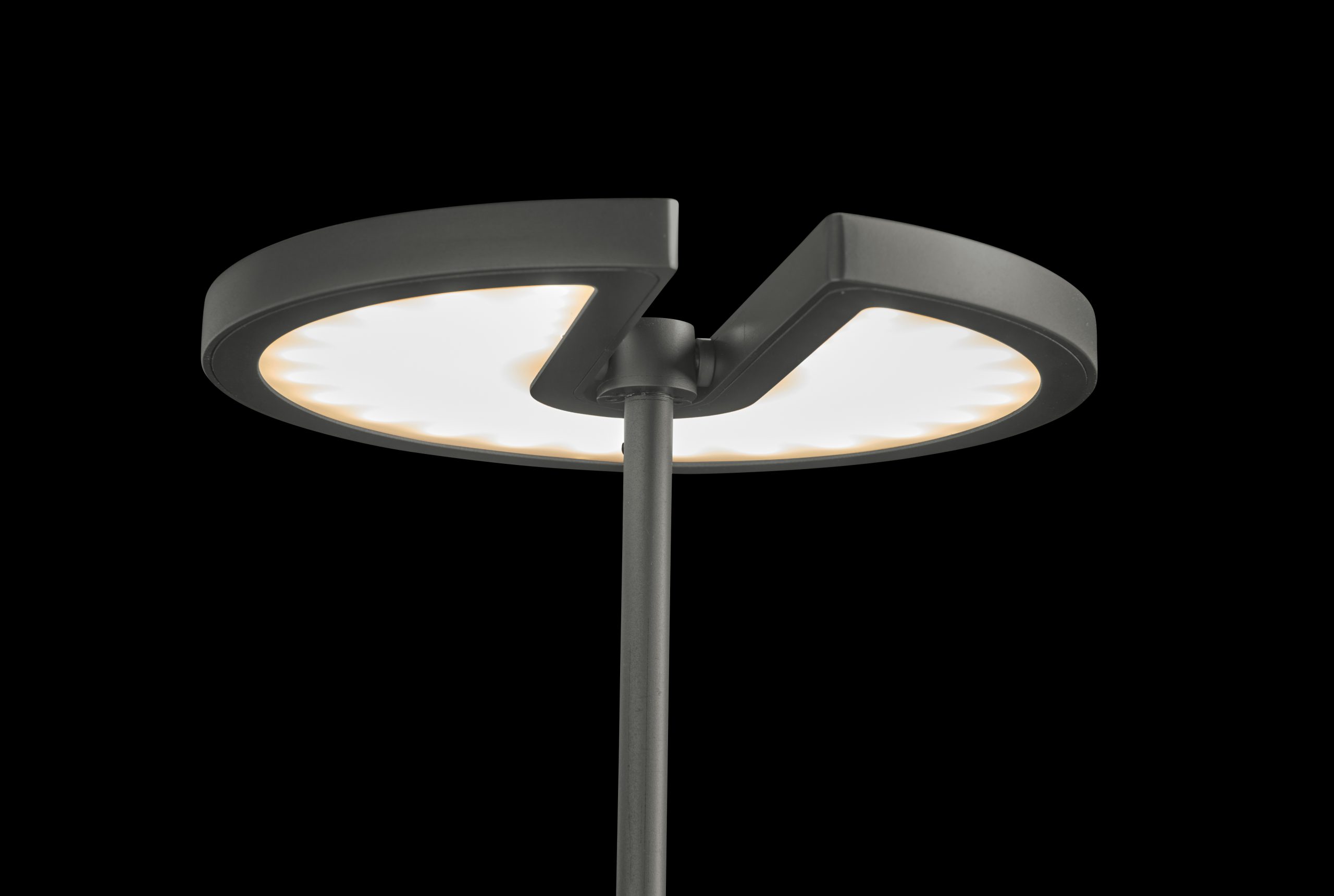 vanthoeftverlichting-voorburg-vloerlamp-holtkotter-supernova-hoogteverstelbaar